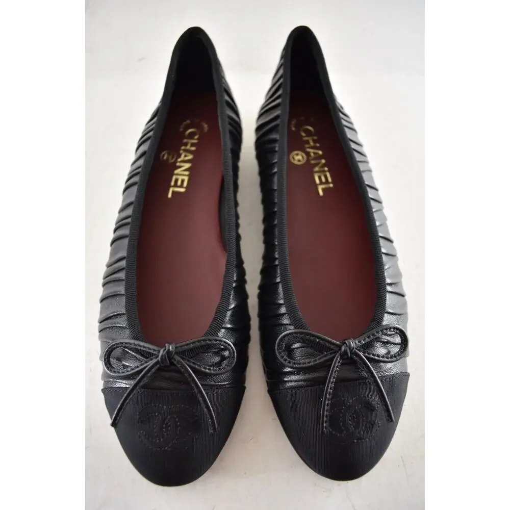 Chanel 26A Black Pleated Lambskin Leather CC Logo Bow Ballet Ballerina Flat 38.5